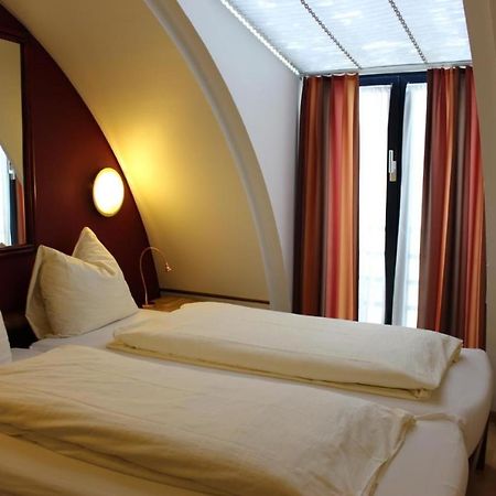 Affordable Rooms In Heart Of Lucerne Extérieur photo