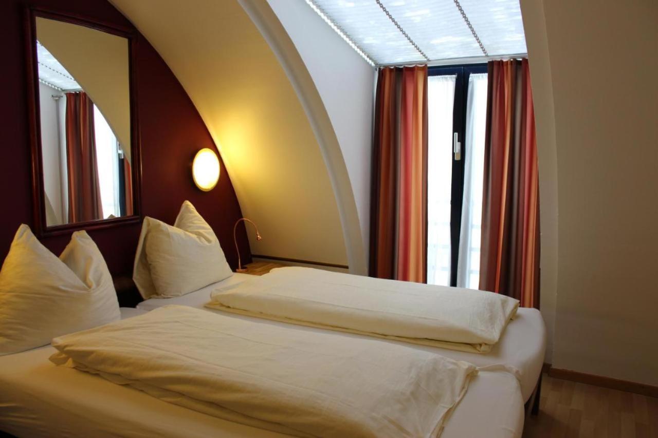 Affordable Rooms In Heart Of Lucerne Extérieur photo